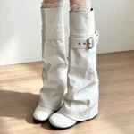 小众辣妹皮带扣裤管靴女2026年秋冬新款圆头靴子不过膝  百搭长筒靴