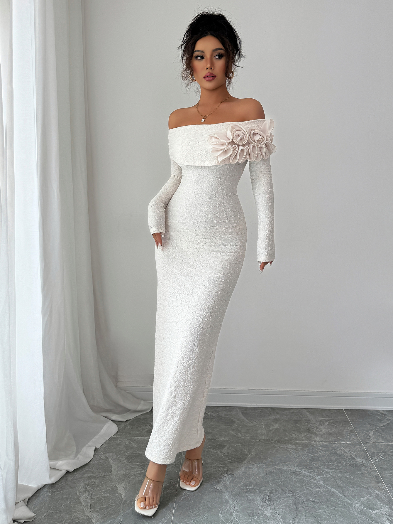Gentle And Elegant Long-Sleeved Fitted Skirt Dress For Women, 2026 Autumn/Winter Collection_ecoleips.com