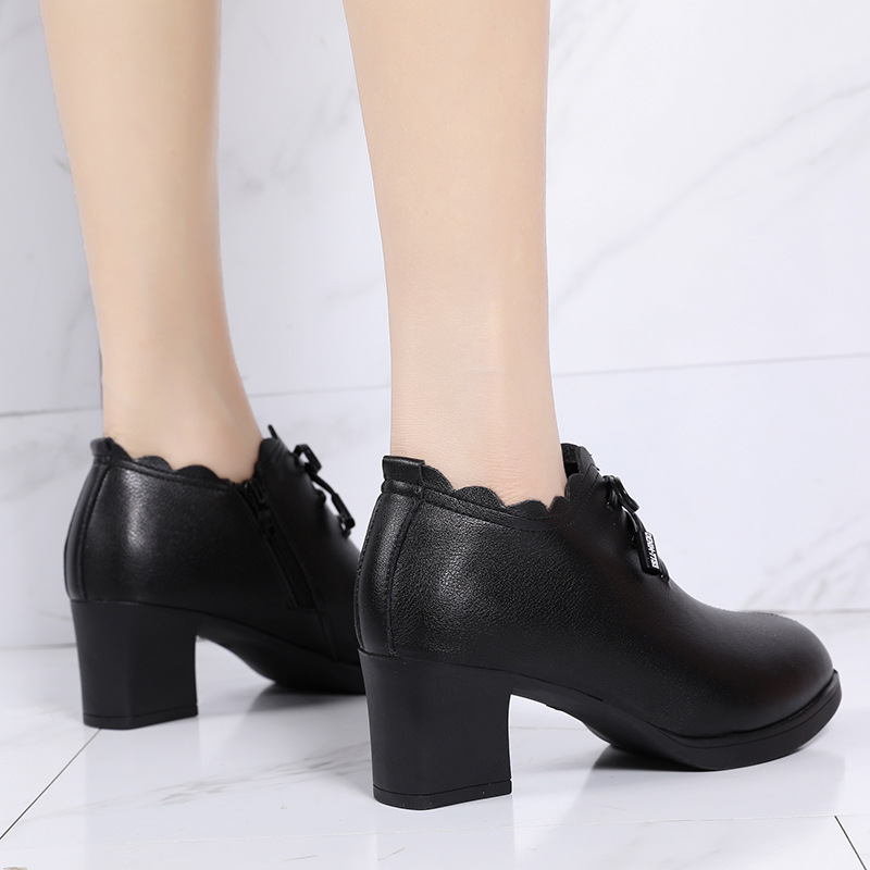 2026 nuevos zapatos de madres con base suave de tacón grueso de arco de mujer zapatos de cuero