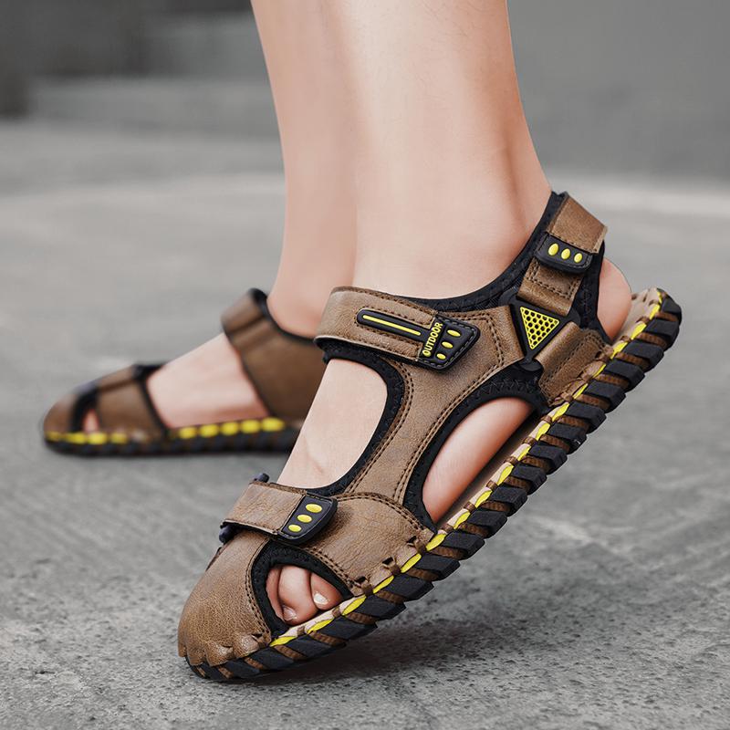 가죽 샌들 하이 엔드 남자 여름 미끄럼 올 매치 아우터웨어 통기성 플러스 사이즈 가죽 캐주얼 핸드 메이드 샌들 비치 슈즈