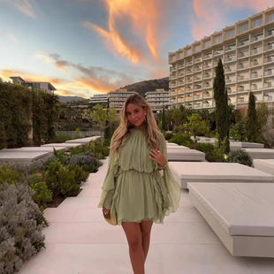�W���LŮ�b���Q�羳����r�жȼٺ�߅�Ɍ���ɫ�L����~߅�����B��