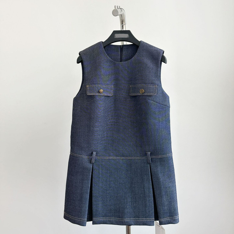 The New/M Series Girls' Fine-Spun Merino Wool Textured Denim Fashion A-Line Pleated Dress Set! The New/M Series Girls' Fine-Spun Merino Wool Textured Denim Fashion A-Line Pleated Dress Set!