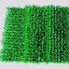 シミュレーション芝生! 植物の壁のプラスチックの人工芝の外壁の屋根の装飾は花の芝生の幼稚園の造花を持ちます。