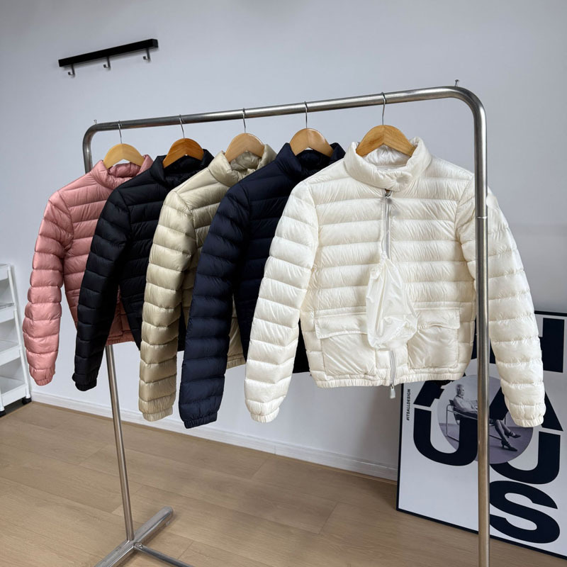 Lightweight Stand Collar 90% White Goose down Women's down Jacket Sun Li Coat Classic Hooded Same Style Autumn and Winter Slim Fit Storage Lightweight Stand Collar 90% White Goose down Women's down Jacket Sun Li Coat Classic Hooded Same Style Autumn and Winter Slim Fit Storage