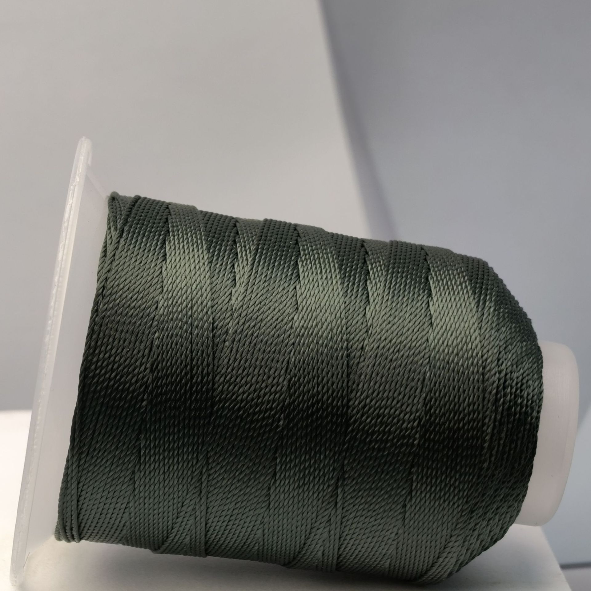 823*18 가닥 녹색과 검정색