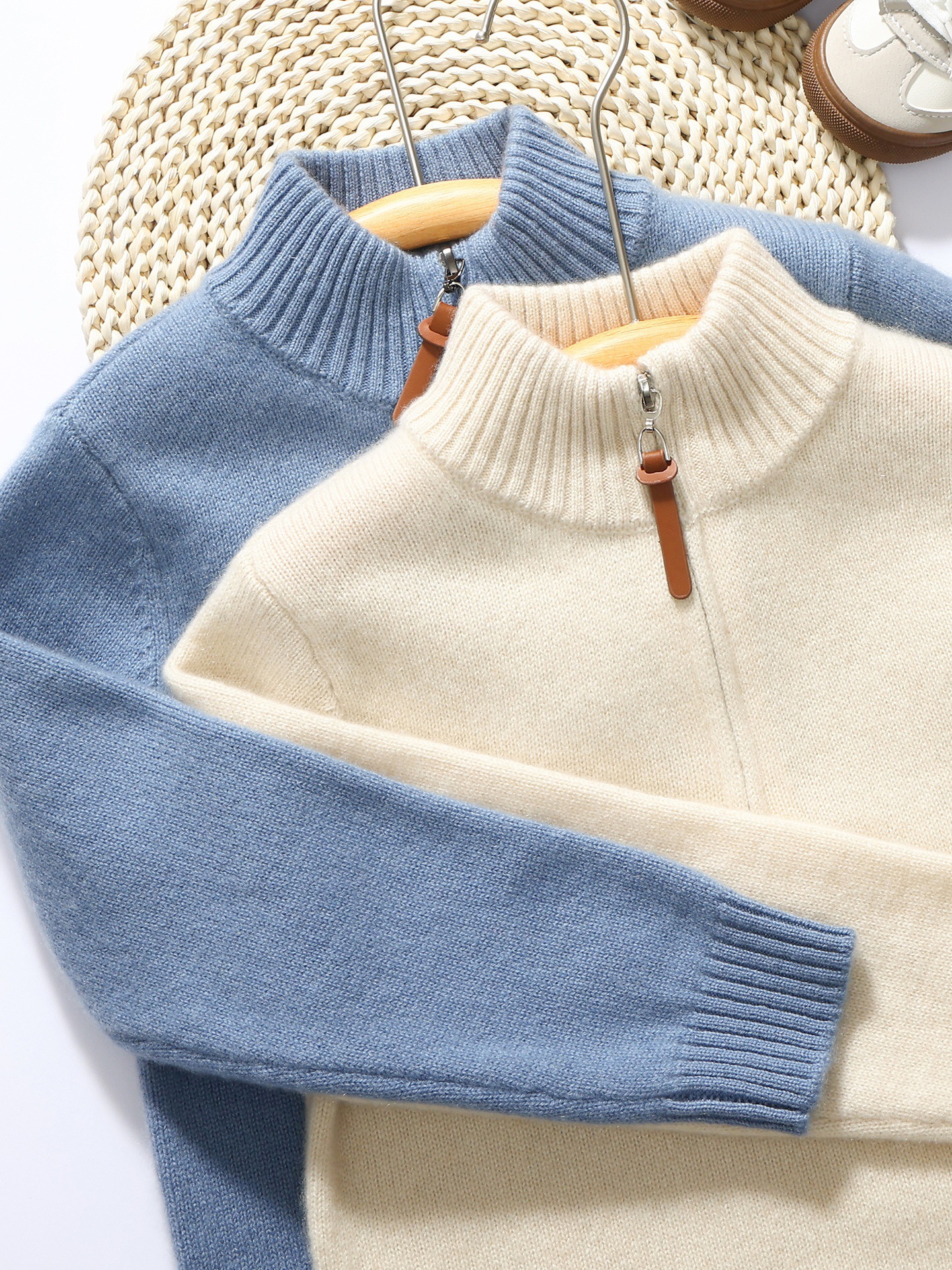 Girls' stand-up collar sweater, new style, thick cashmere knitted sweater, men's autumn and winter zipper, solid color.