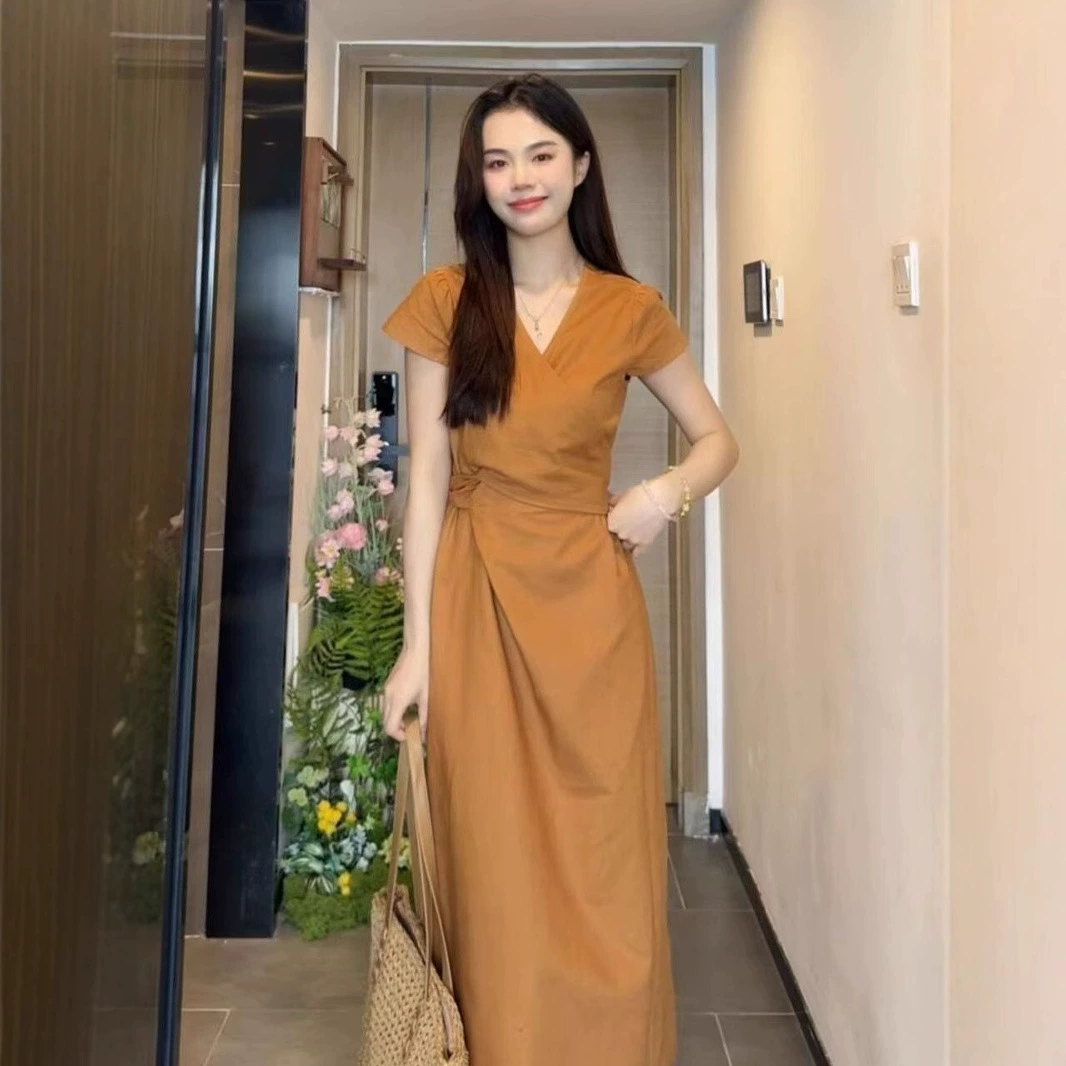 Платье с V-образным вырезом для стройного силуэта, летняя новинка 2025 года, стиль нормкор, элегантная длинная юбка, французская юбка, женская одежда