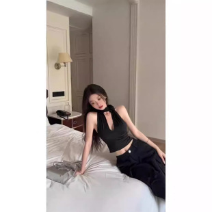 Summer Slim-fit Sexy Spice Girl Beautiful Back Short Sleeveless Top Black Flower Neck Small Camisole Vest for Women