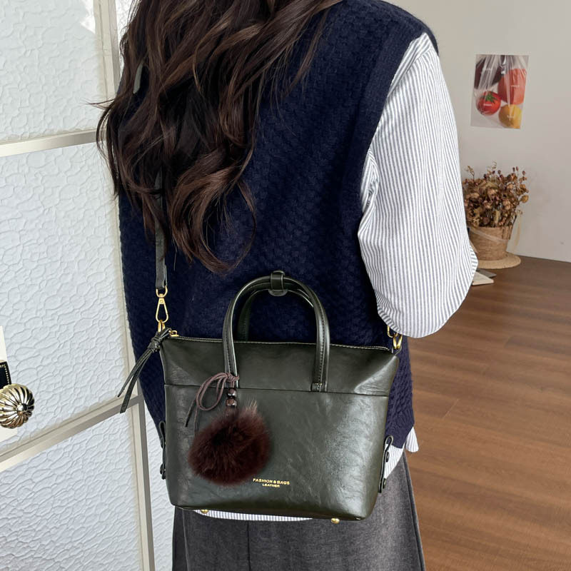 Túi đeo chéo nữ phong cách tối giản cổ điển dung lượng lớn, kiểu dáng vuông ngang, có dây đeo vai — Màu cà phê Không có mặt dây chuyền, Màu nâu không có mặt dây chuyền, Màu xanh lá cây không có mặt dây chuyền, Màu đỏ không có mặt dây chuyền chi tiết 23