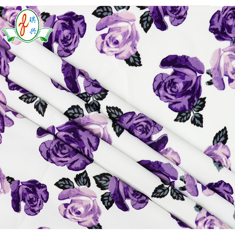 �����ڿ㲼�Ͻ�����������ӡ����˿��õ��Ӿ��ţ��˿����