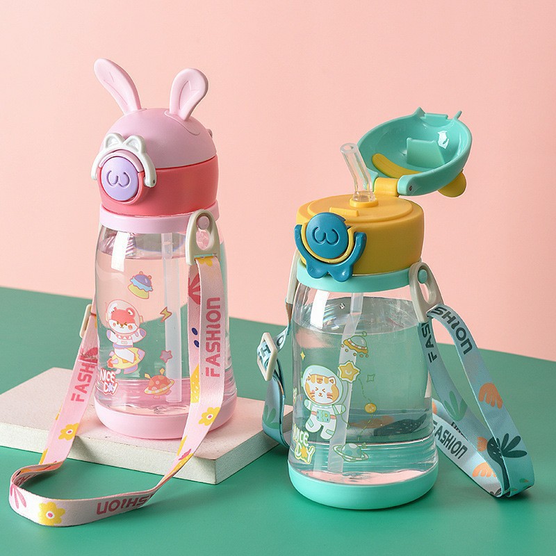 Children's Summer Portable Straw Cup Cute Plastic Cup Summer School Student Water Bottle Boys Shoulder Water Cup Girls