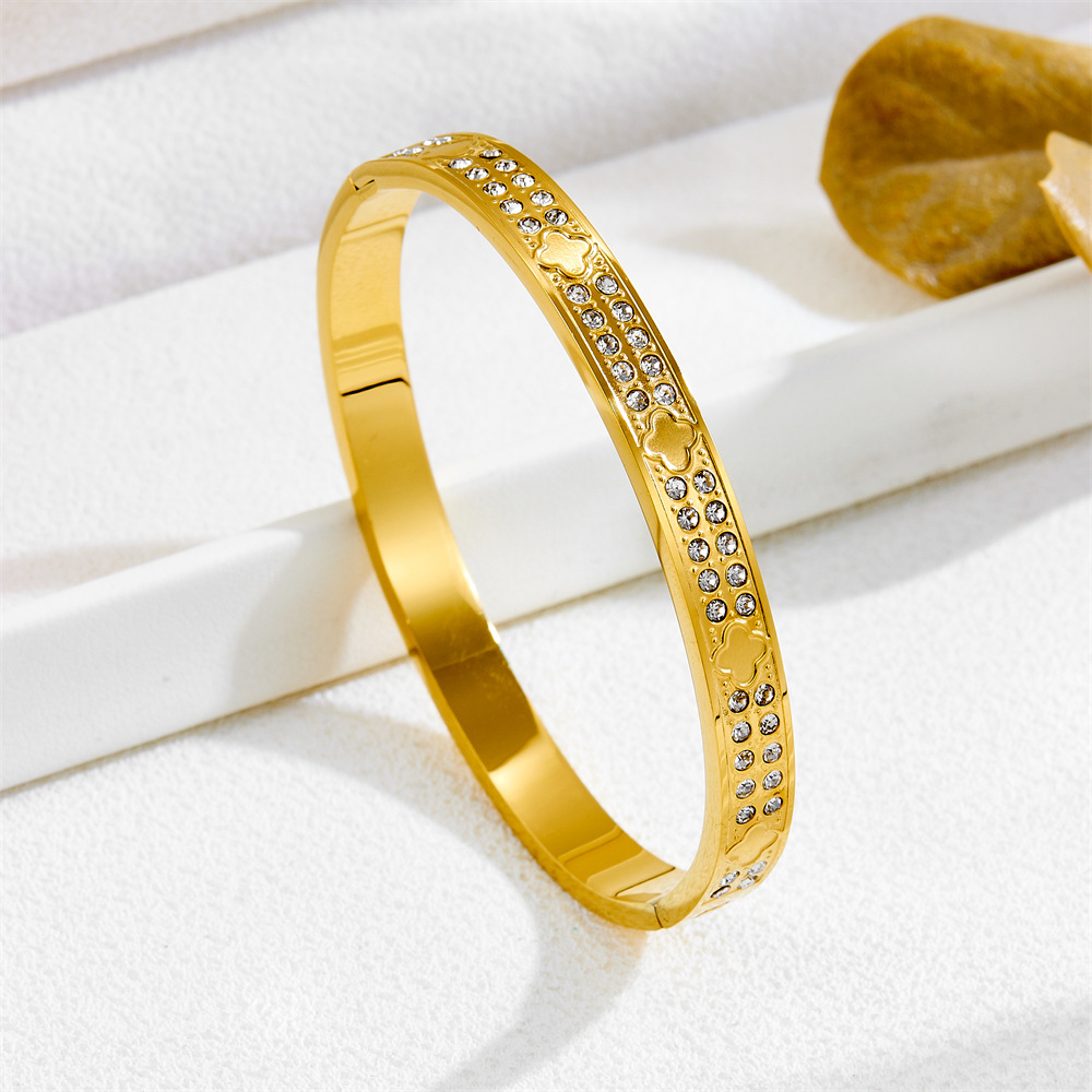 Titanium Steel Four Leaf Clover Bangle Elegant Luxurious Bracelet_voghion.com