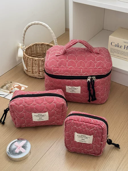 Cross-border Quilted Love Plaid Cosmetic Bag Korean Large Capacity Storage Bag Classic Niche Outgoing Portable Wash Bag
