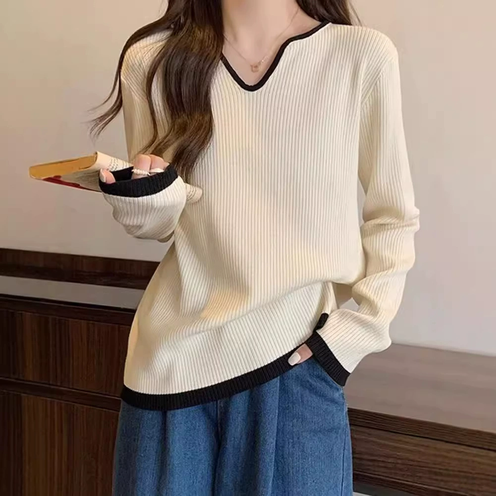 Женская футболка больших размеров с уникальным V-образным вырезом и длинными рукавами, новая коллекция весна-осень 2026, свободная, стройнящая, универсальная.