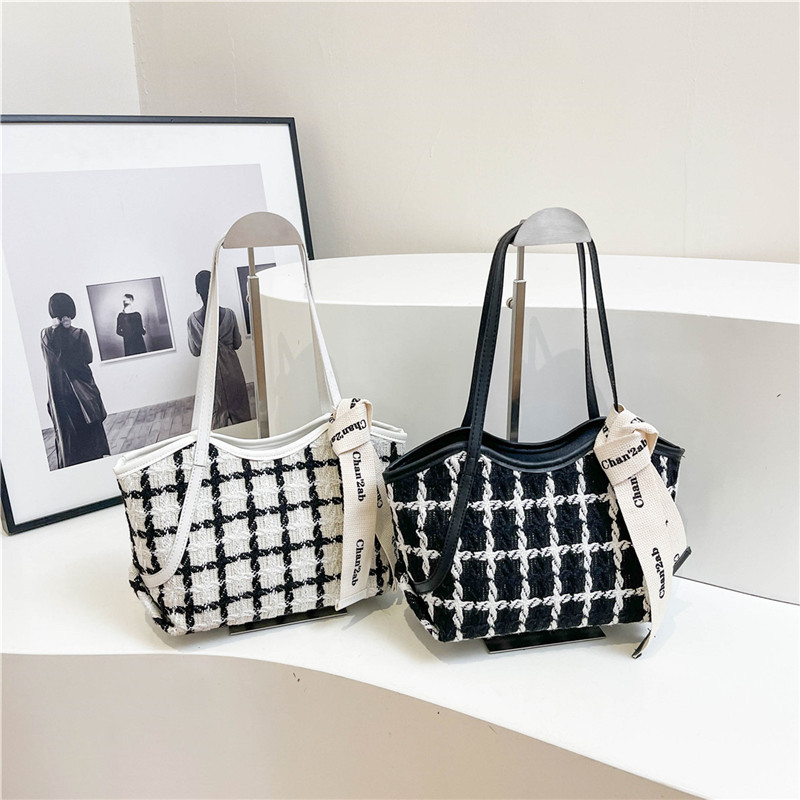 Bolsa de bordado de color contrastante 2025, bolsos de primavera nuevos bolsos de mujer bolsos de hombro casuales bolsos de mano maridos