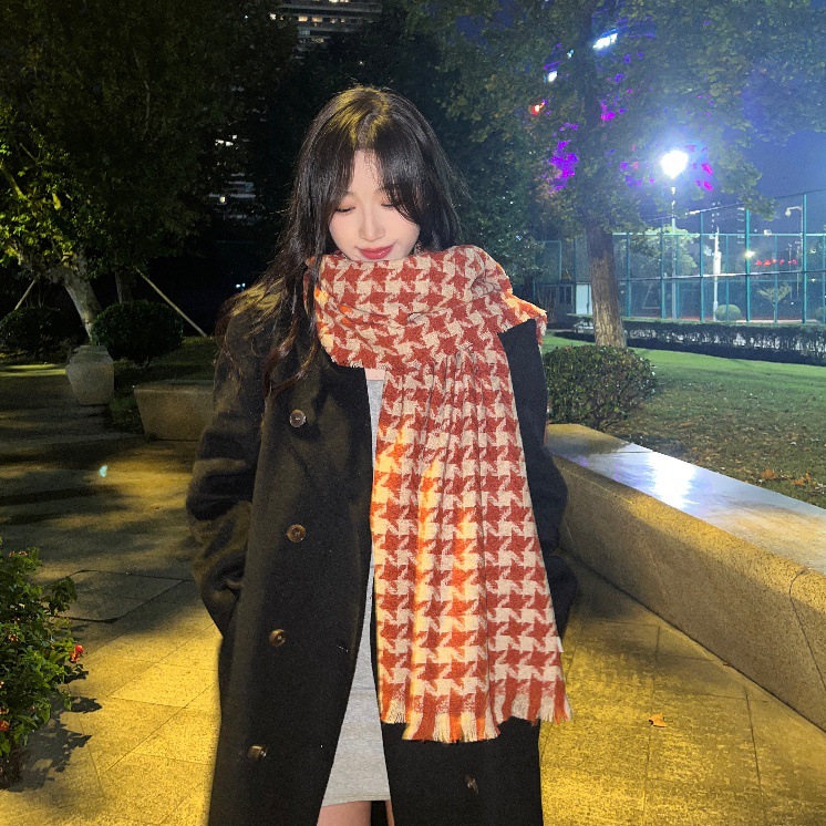 Koreanischer High-End-Qianniao-Gitterquasten-Frauen-Ich-Mitation-Kaschmir-Doppelseitiger länglicher warmer und modischer Schal,_voghion.com