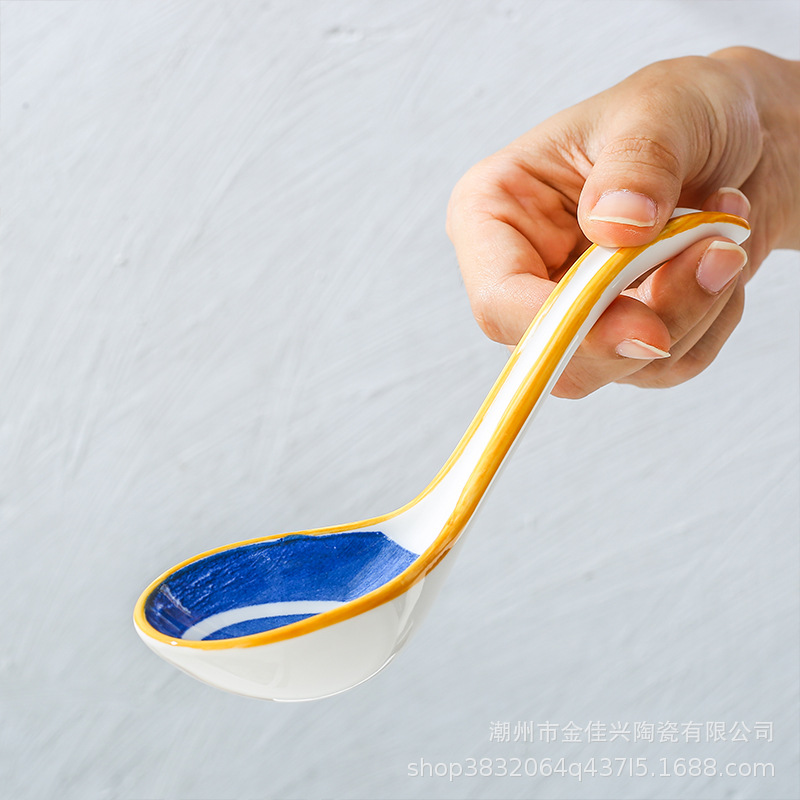 Cuchara japonesa creativa cuchara de sopa de cerámica diaria ramen con mango largo cuchara pequeña cuchara curvada vajilla