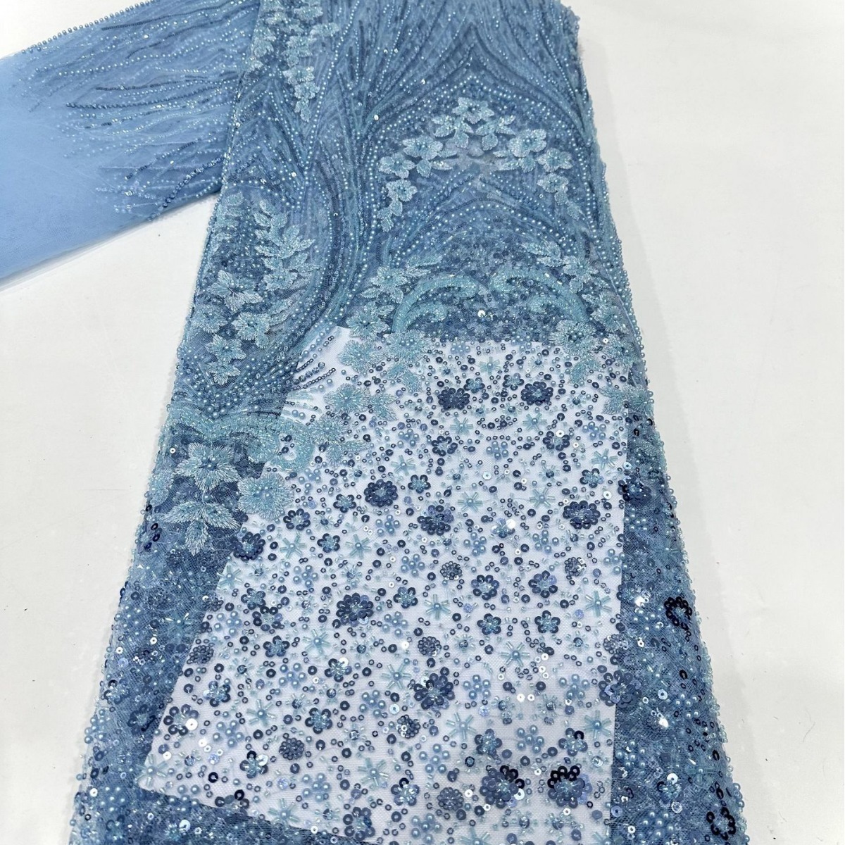 Fabricante nuevo tubo de perlas de industria pesada bordado red rayas flor de ciruela de moda ligera vestido de boda de lujo tela de mujer