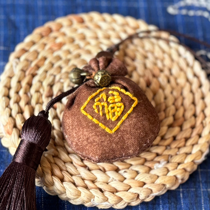 Bocado a mano DIY bolsas colgante Lu bordado chino molino de viento bolsos de mujer colgante bola bolsas creativas pequeñas