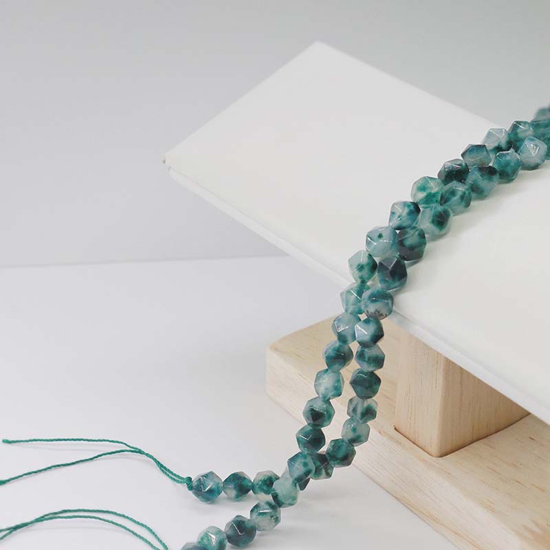 A String Diameter 8mm Natural Stone Chalcedony Irregular Geometric Faceted Jewelry Accessories Beads display picture 15