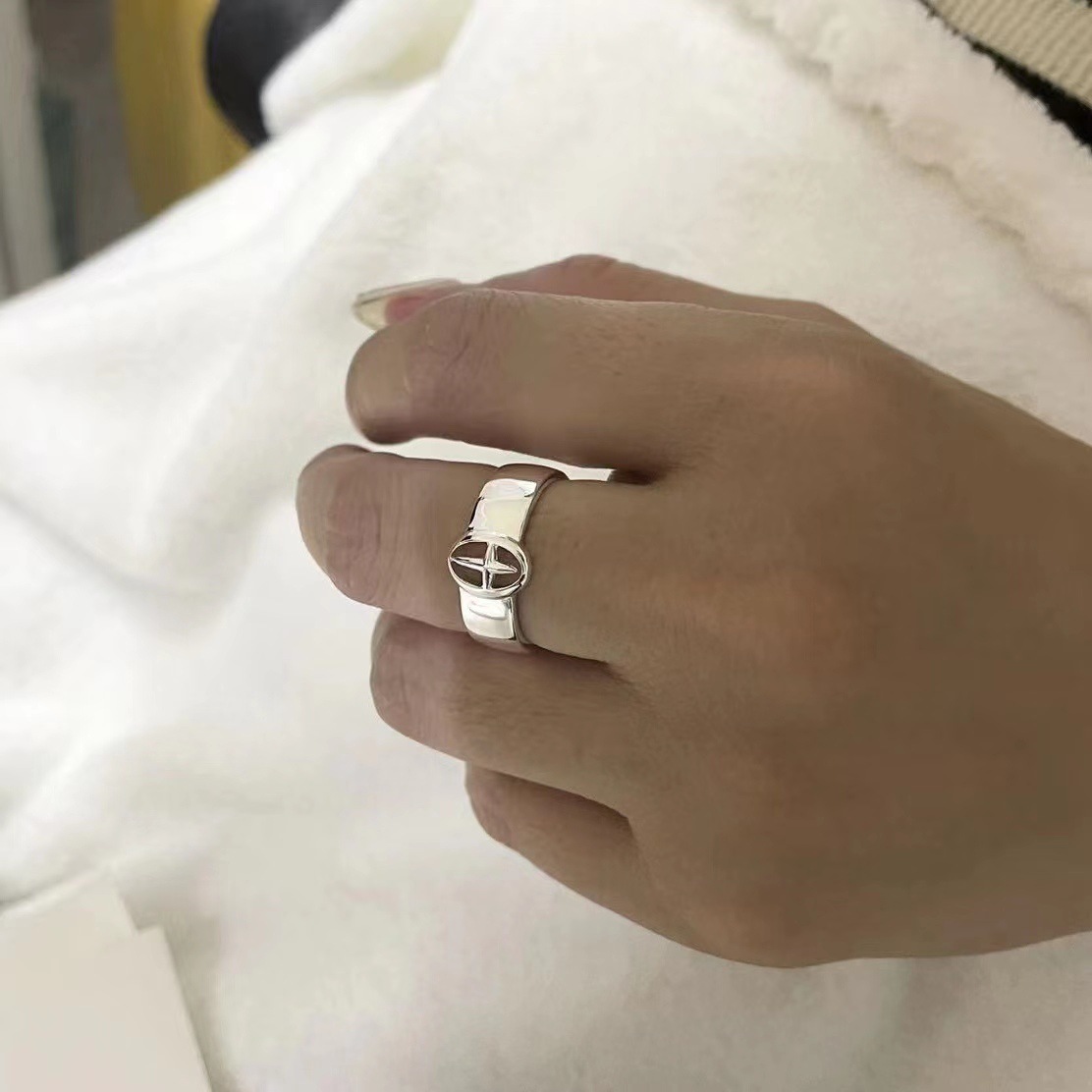 Glittrande designerring för kvinnor, elegant och bekväm_voghion.com