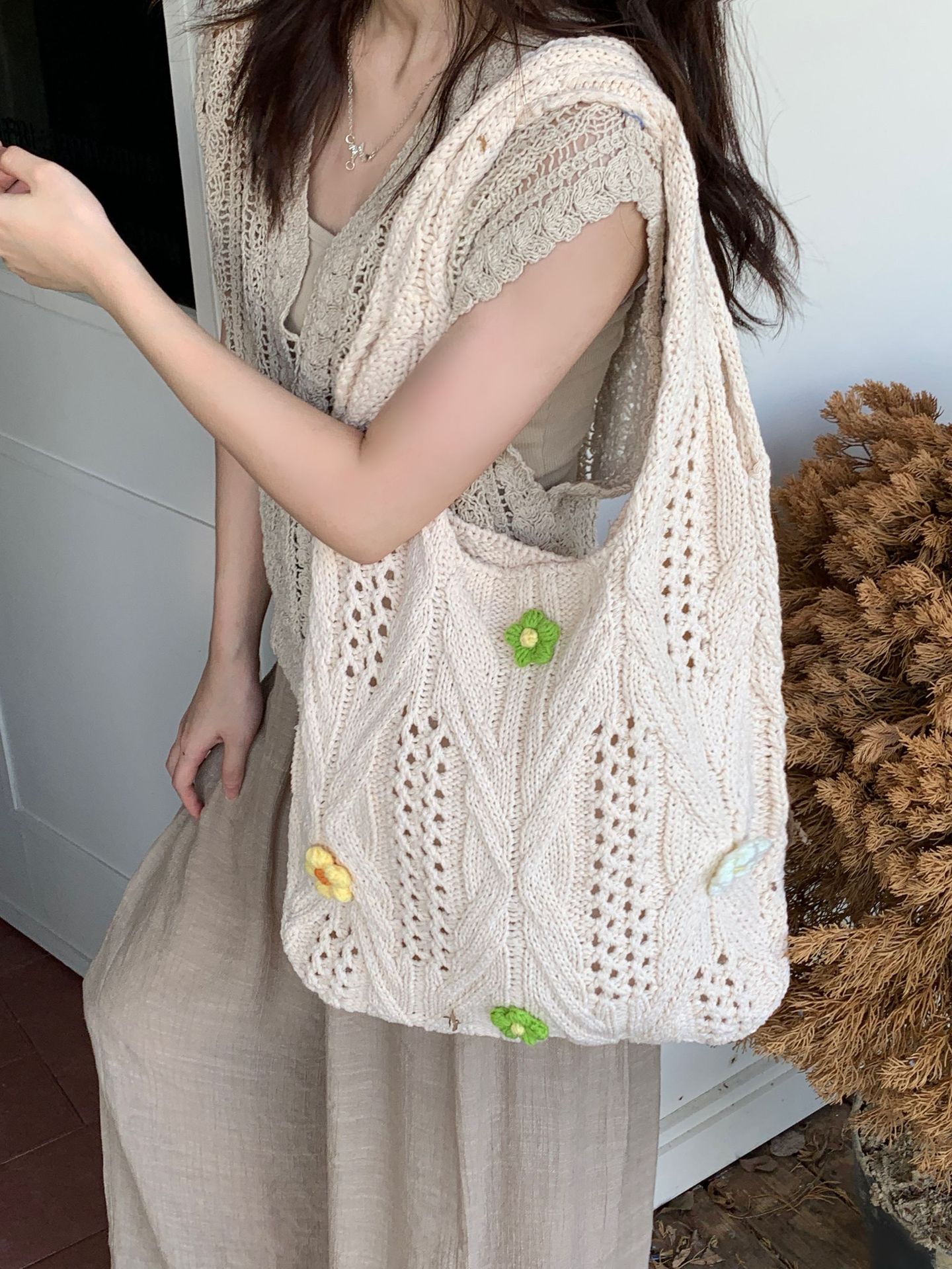 Women's Medium Knit Solid Color Flower Basic Vintage Style Weave Square Open Shoulder Bag display picture 3