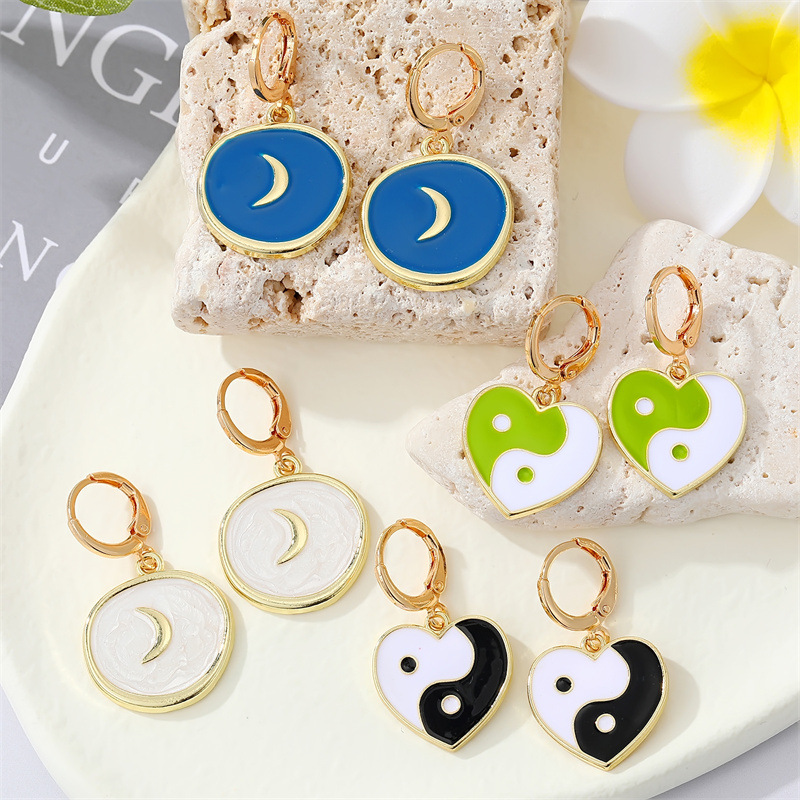 Fashion Geometric Heart Circle Shaped Moon Pattern Drop Earrings Wholesale display picture 1