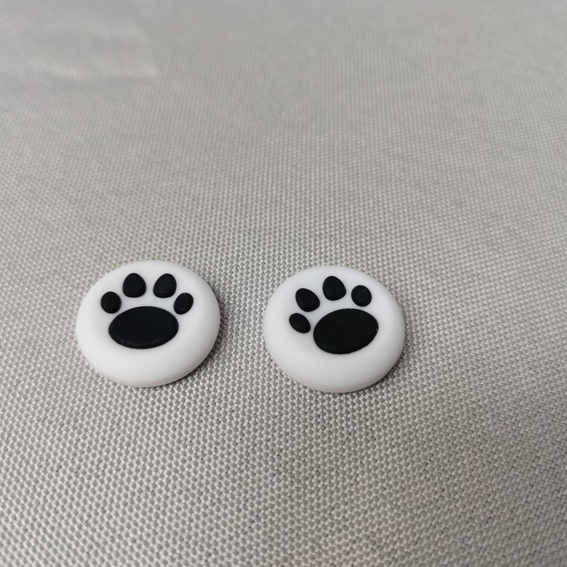 Blanco y Negro (precio de una gorra basculante)