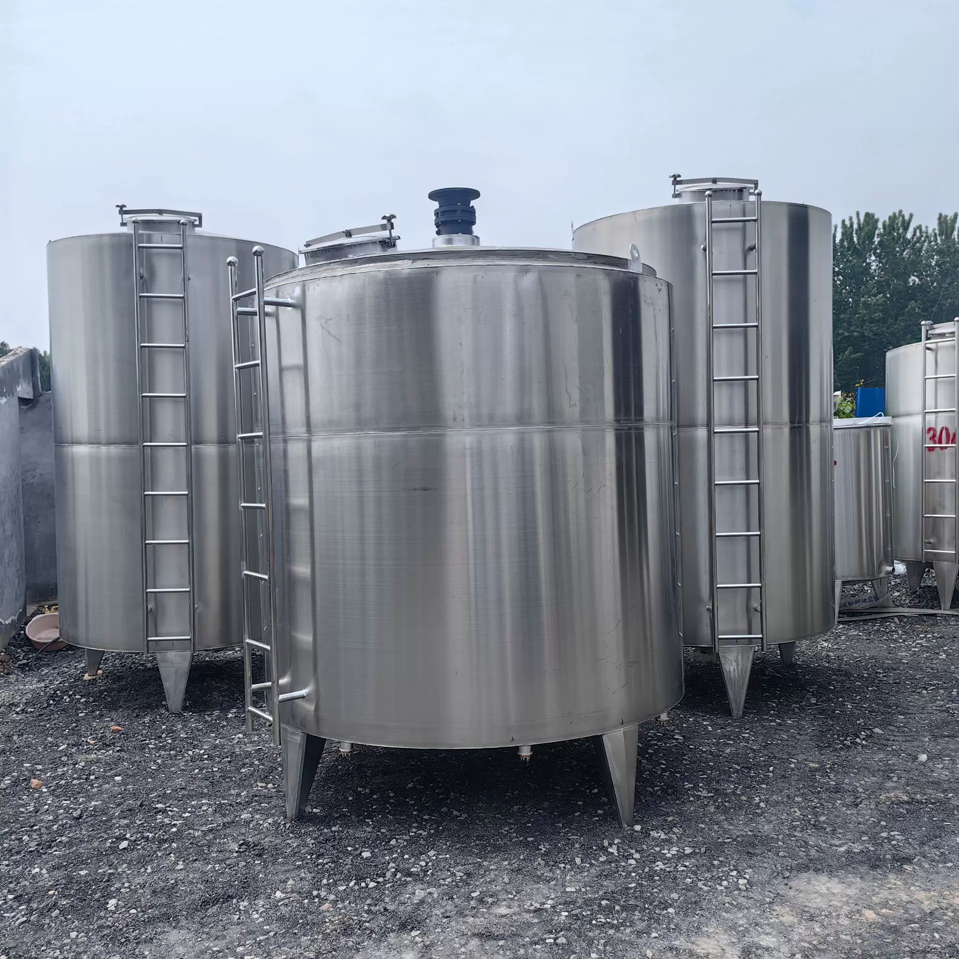 3吨不锈钢立式洗碗液搅拌机 工业消毒水洗衣液搅拌罐 304搅拌罐