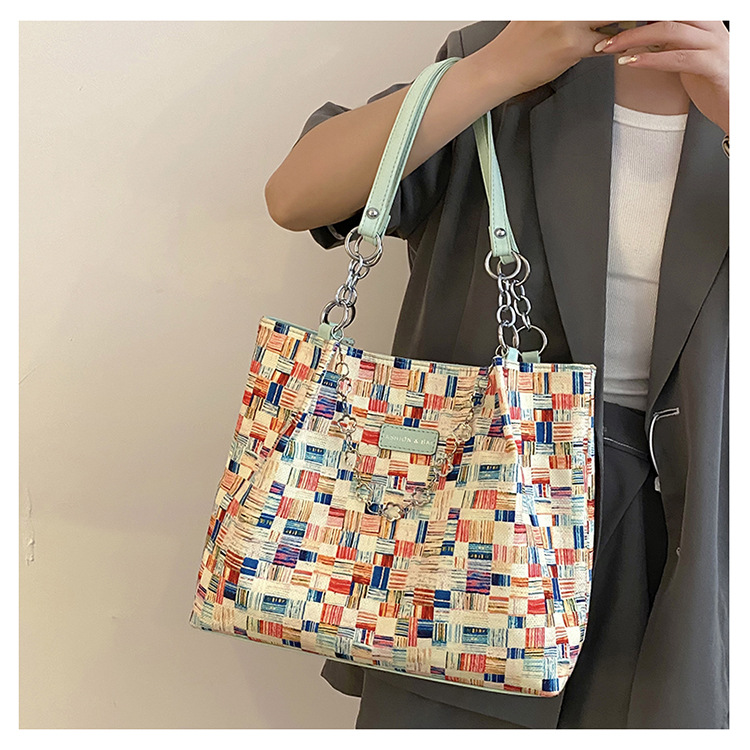 Fashion Color Block Chain Square Zipper Tote Bag display picture 3