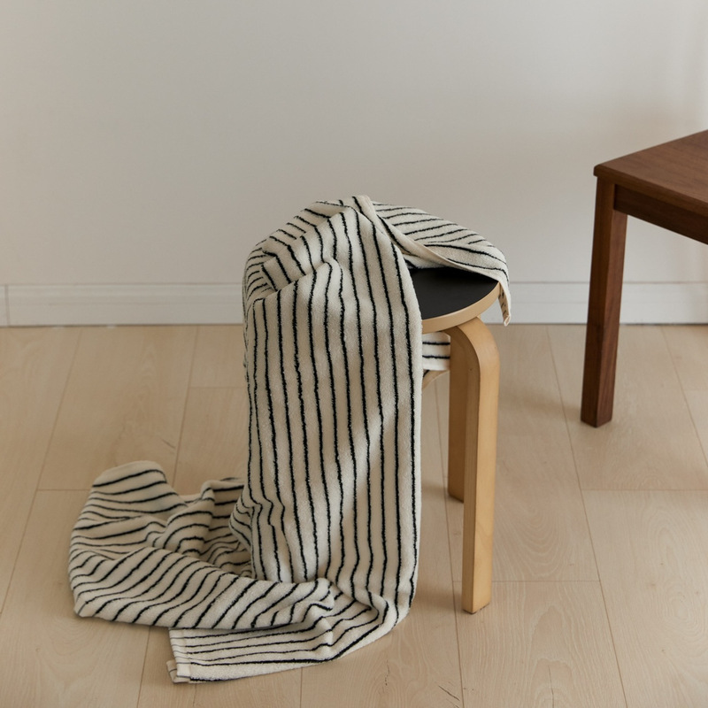 Modern Simple Black and White Pinstriped Household Towel 32 Combed Cotton Couples Geometric Face Wipe Towel Bath Towel