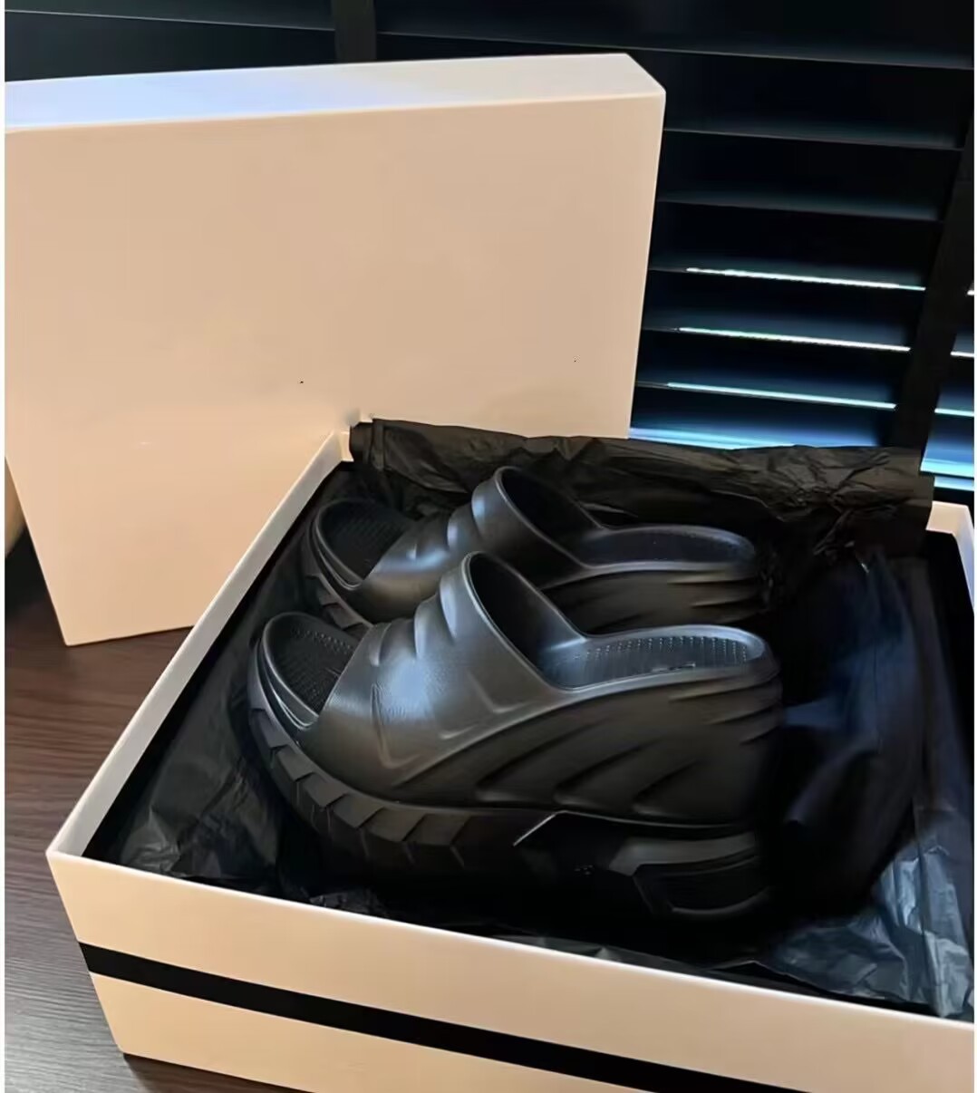 Sommer-Hausschuhe mit dicken Sohlen für Damen, 34 Yards, neue Plateauschuhe, 9 cm, Super-High-Heels, koreanische Version, Slip-on-Strandschuhe, Flut_voghion.com