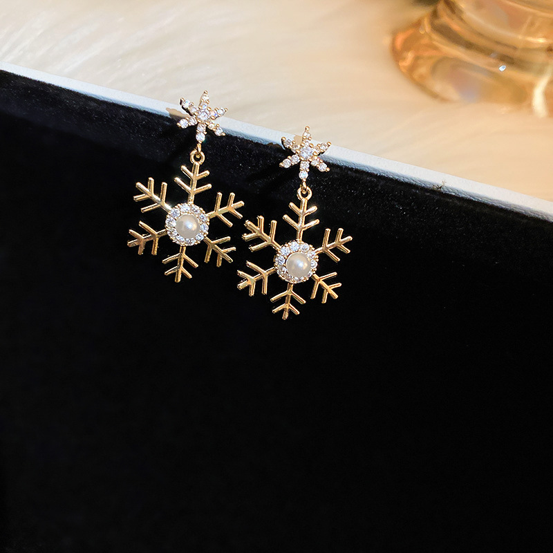 Retro Snowflake Copper Inlay Zircon Earrings 1 Pair