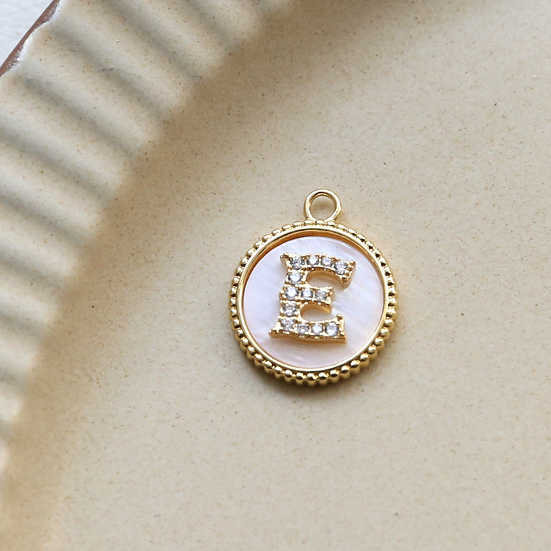 3g Weight Shell, Zircon Inlay Material Charms, Jewelry Accessories Classification 1 Piece Quantity Copper Material Round, Letter Pattern Plating, Inlay Design Simple Style Style 1 Piece Copper Shell Zircon Round Letter 11