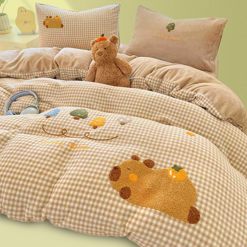 Invierno de dibujos animados de leche de seda cama de cuatro piezas en invierno de seda de coral calentamiento sábanas cubiertas de cama de tres piezas