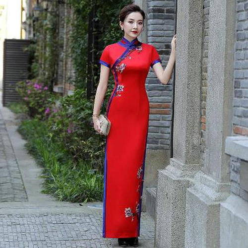 embroidery embroidery show elegant and long cheongsam costumes stage Plus size catwalk cheongsam