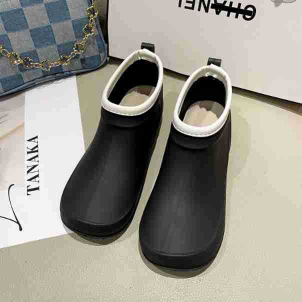 검정색 테두리(한 사이즈 더 큼)