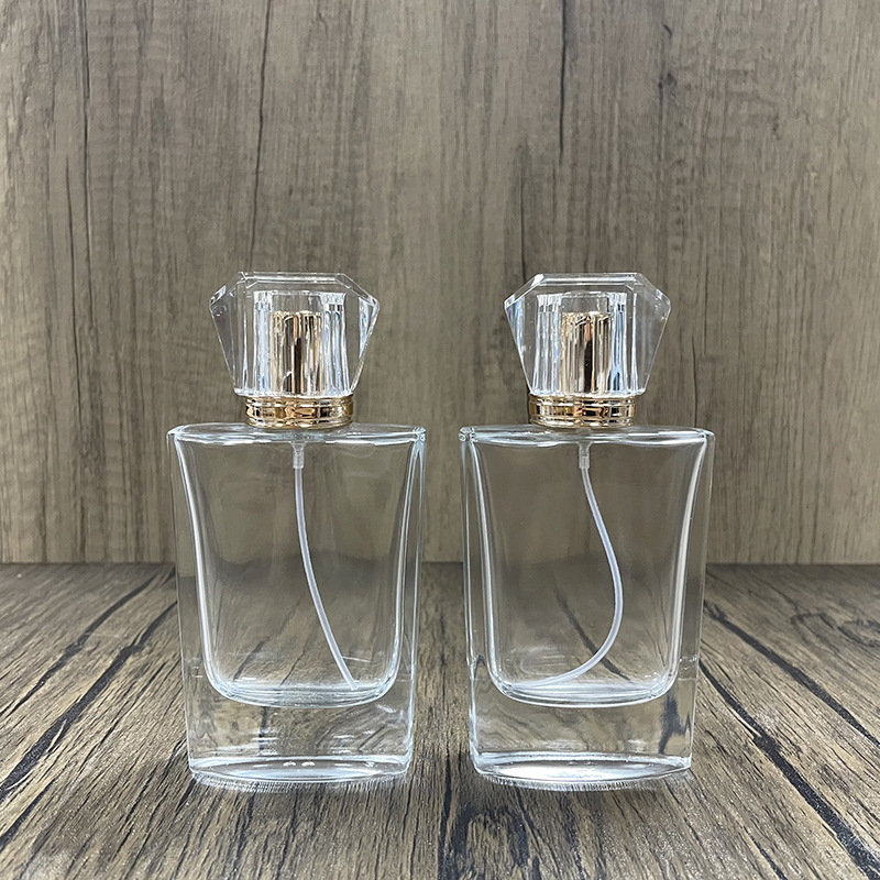 现货供应B111-50ml 时尚香水喷雾瓶化妆品分装瓶便携式玻璃空瓶子