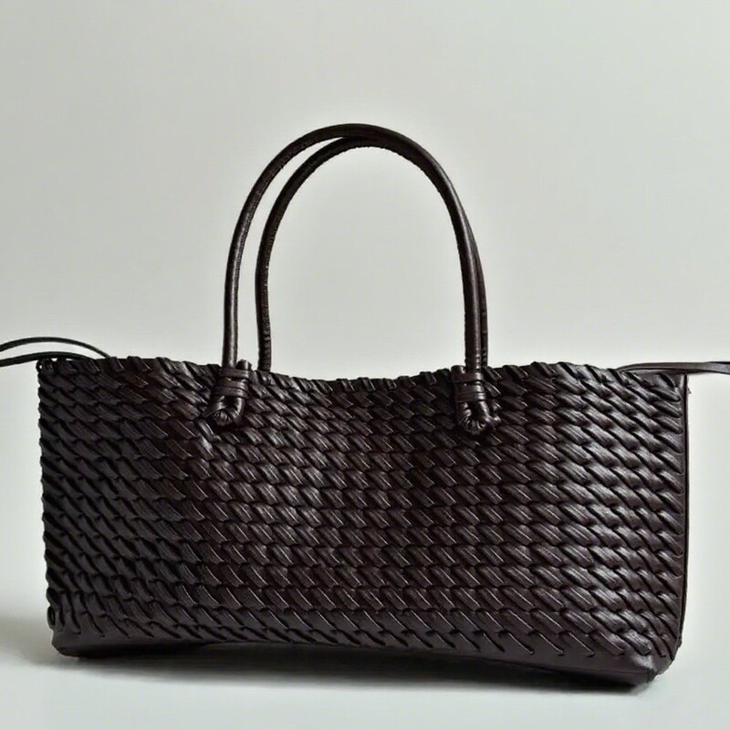 Niche Design Fashion Large Bag 2025 Autumn New Simple Large-Capacity Woven Bag with Extended Crossbody Strap for Shopping and Carrying
