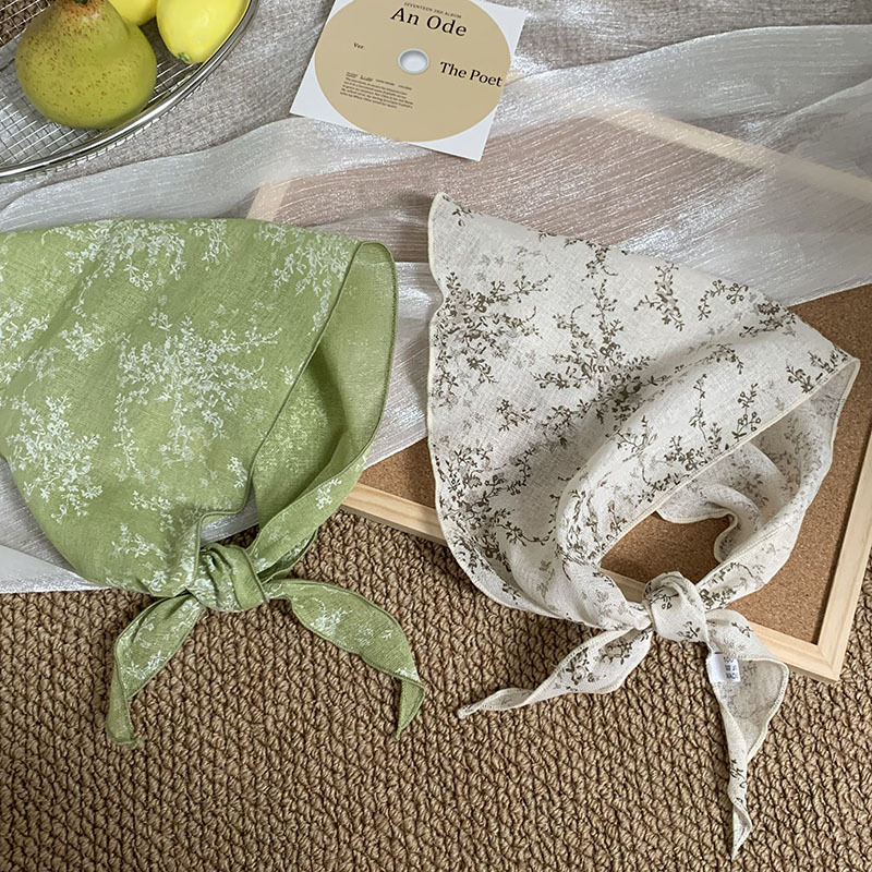 Bufanda triangular floral, pañuelo de seda, sentido de alta gama, moda de primavera y verano, bufanda pequeña de todo fósforo, pañuelo en la cabeza, cinturón para el cabello de estilo pastoral femenino de verano, accesorios para el cabello