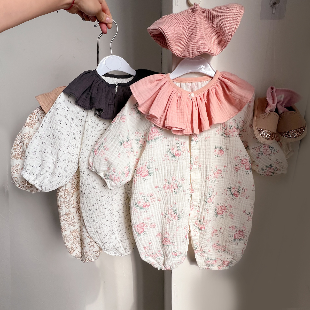 25 spring new lotus leaf collar baby floral jumpsuit baby girl cute princess climbing clothes ins cotton Korea go out a