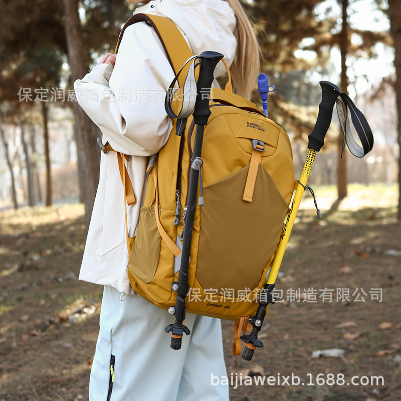 Mochila ligera al aire libre simple para hombres y mujeres, mochila de moda, mochila de viaje al aire libre impermeable, mochila de montaña