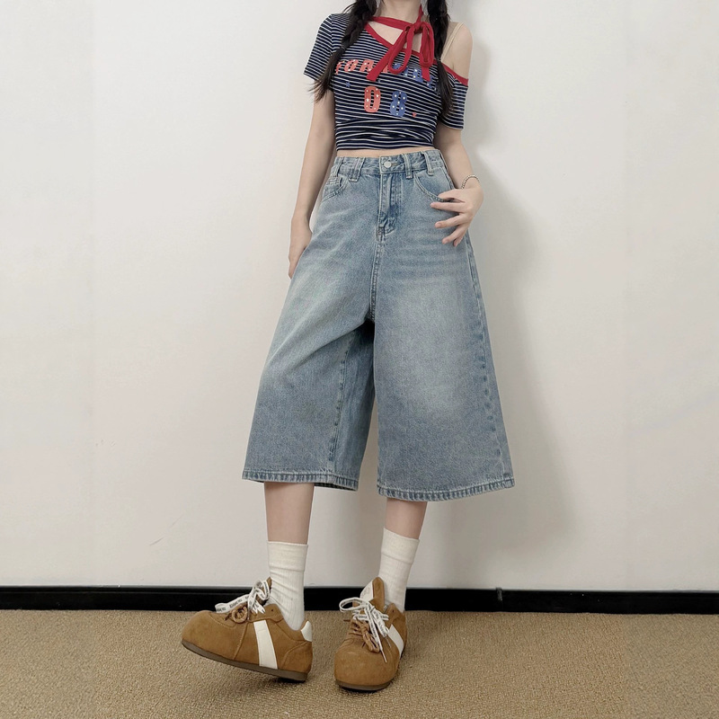 Plus-Size Retro Cropped Denim Shorts for Women, New Summer Style, Thin High-Waisted Loose Fit, Versatile Straight-Leg Wide-Leg Pants Plus-Size Retro Cropped Denim Shorts for Women, New Summer Style, Thin High-Waisted Loose Fit, Versatile Straight-Leg Wide-Leg Pants
