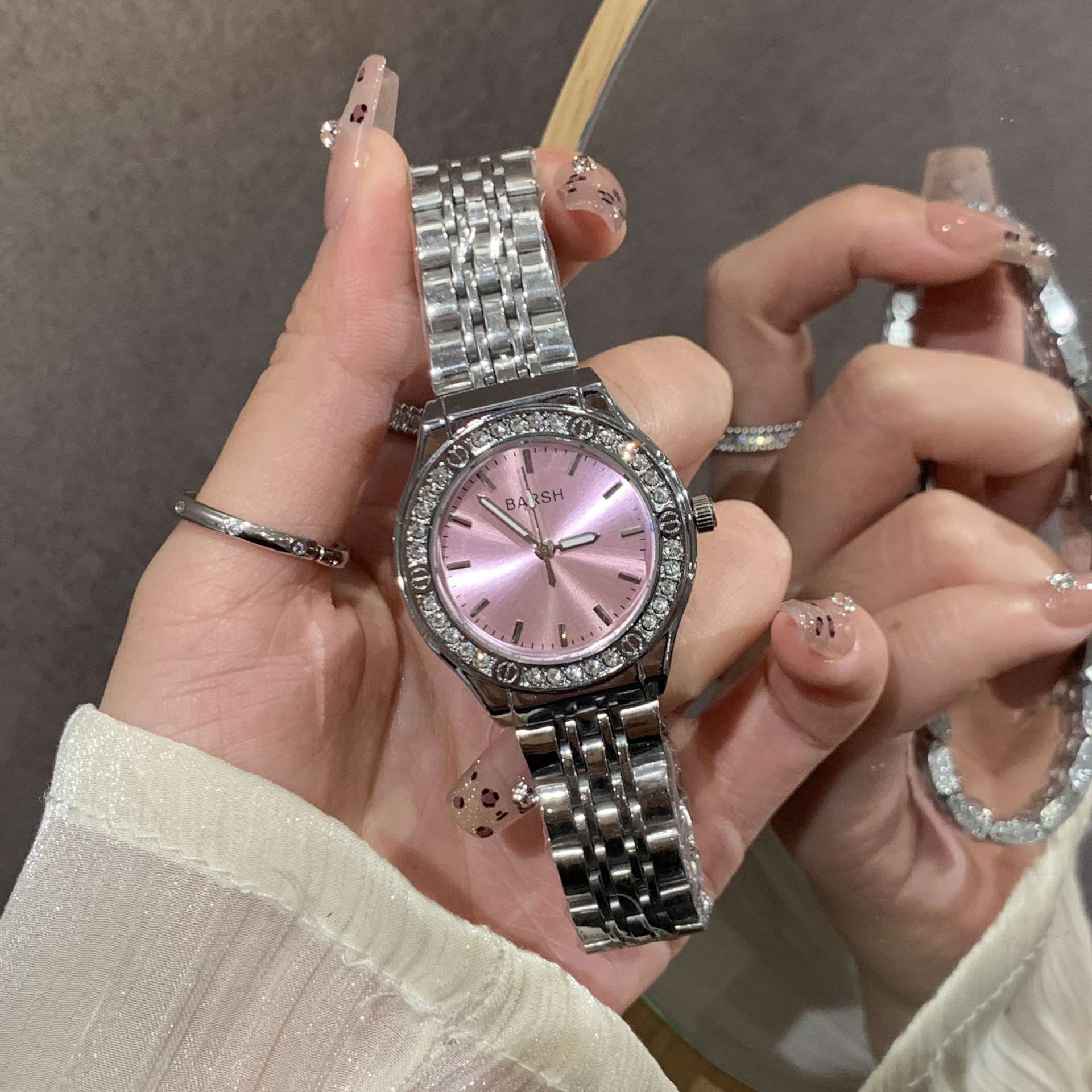 New Minimalist Elegant Lightweight Luxury Fashion Women's Watch with Diamond-Embedded Steel Band High-Grade Appearance Direct Factory Sales Hot-Selling Model