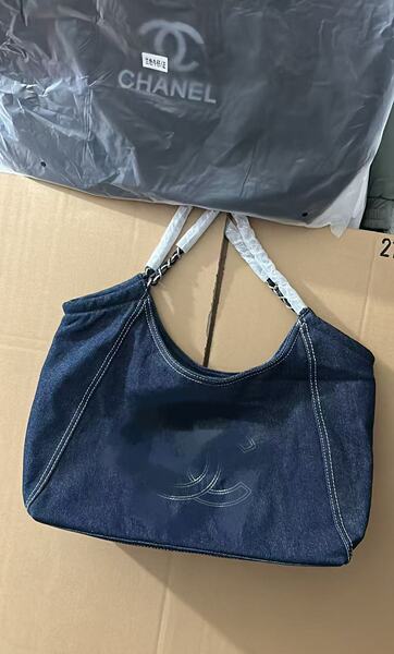 Denim capacious one-shoulder bag