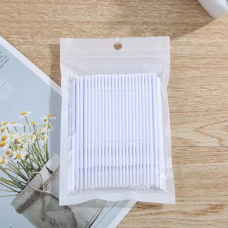 White cotton swabs, 100 pieces