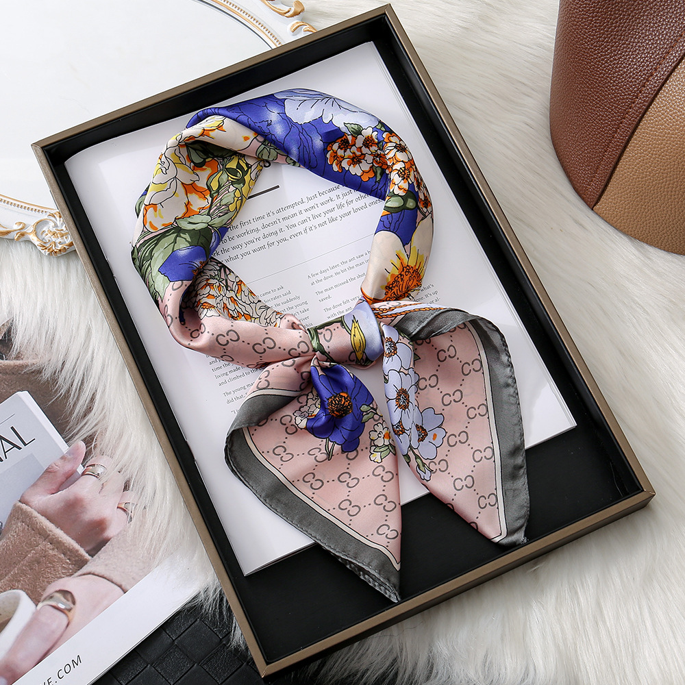 Primavera y otoño explosión impresa bufandas cuadradas retro flores antiguas bufandas ligeras de lujo de alto nivel bufandas de seda simuladas