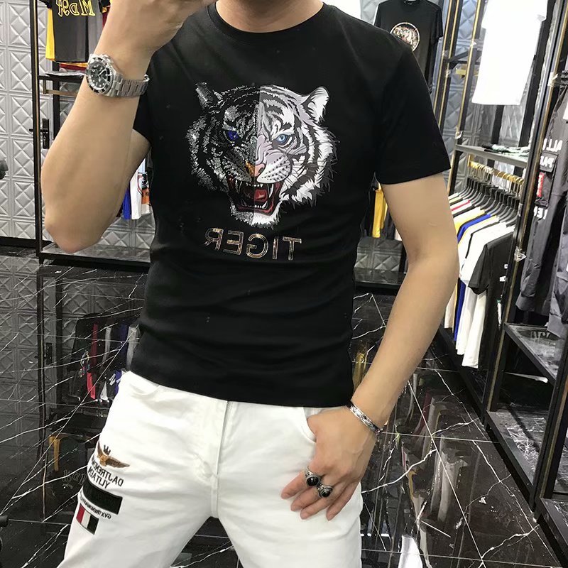 2023 New Fashion Ice Silk ins Heavy Industry Lo Fu Tau Printing Hot Drill Leisure Slim Fit Short Sleeve T-shirt_voghion.com