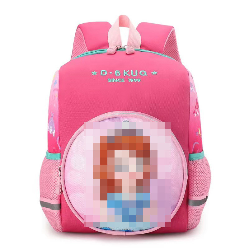 Mochila infantil bonita de dibujos animados de anime para guardería, mochila escolar ligera para bebés para reducir la carga, adecuada para clases grandes, medianas y pequeñas, exportación.