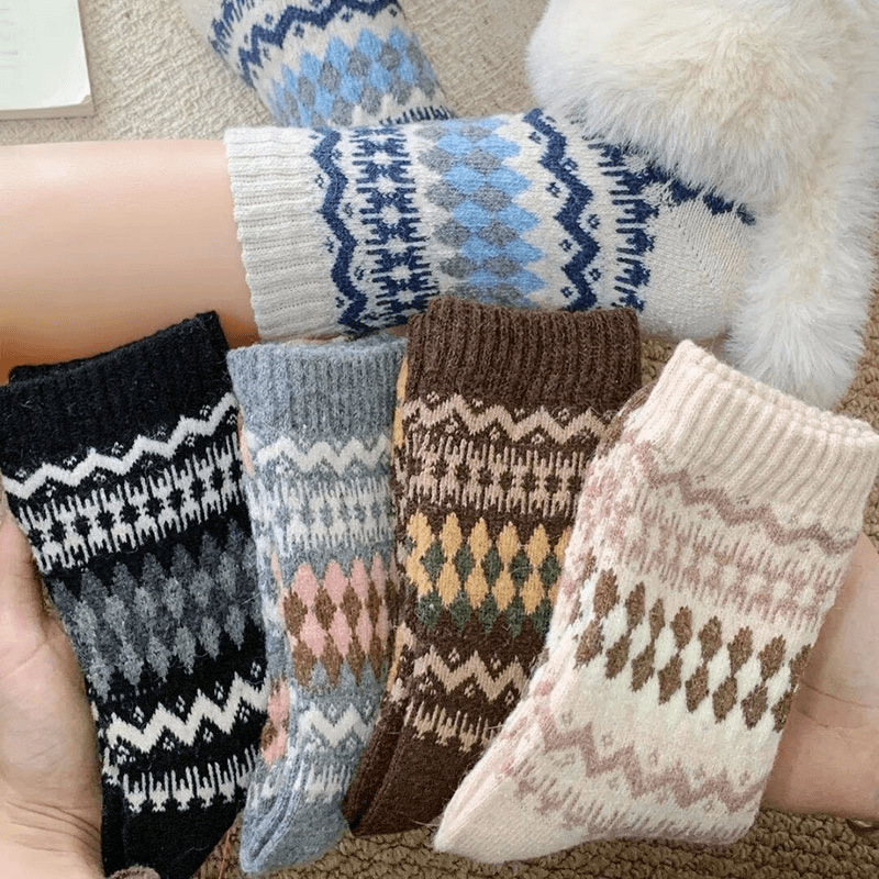【Direct from Manufacturer】Autumn and Winter Thickened Warm Women's Mid-Calf Socks Nordic Fair Isle Diamond Pattern Retro Versatile Slouch Socks